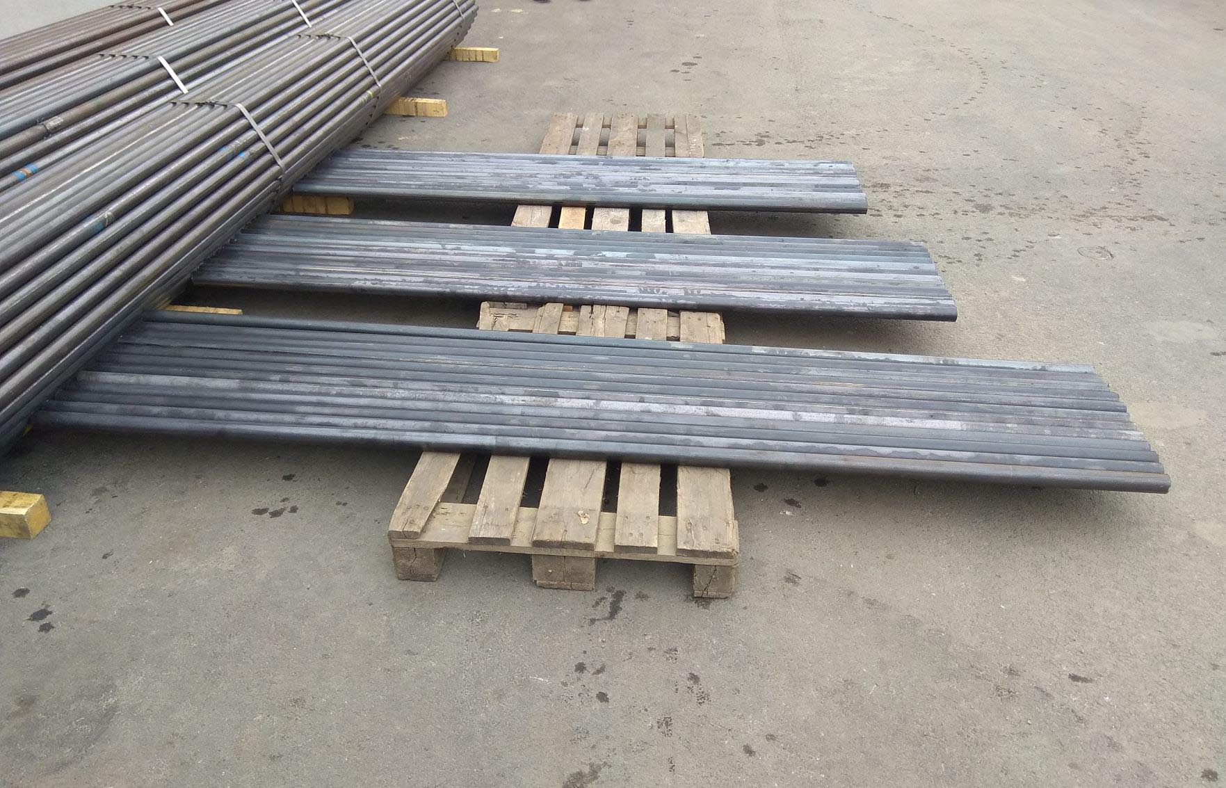 Plotový stĺpik oceľový, rozmer 42,4 x 2,0 mm, v dĺžke 2,3 m, S235